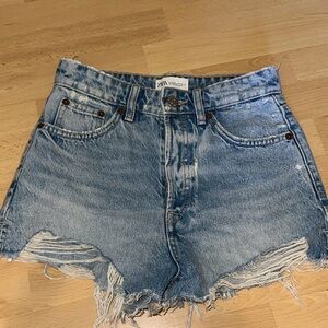 Zara Women's Distressed Light Blue Jean Shorts